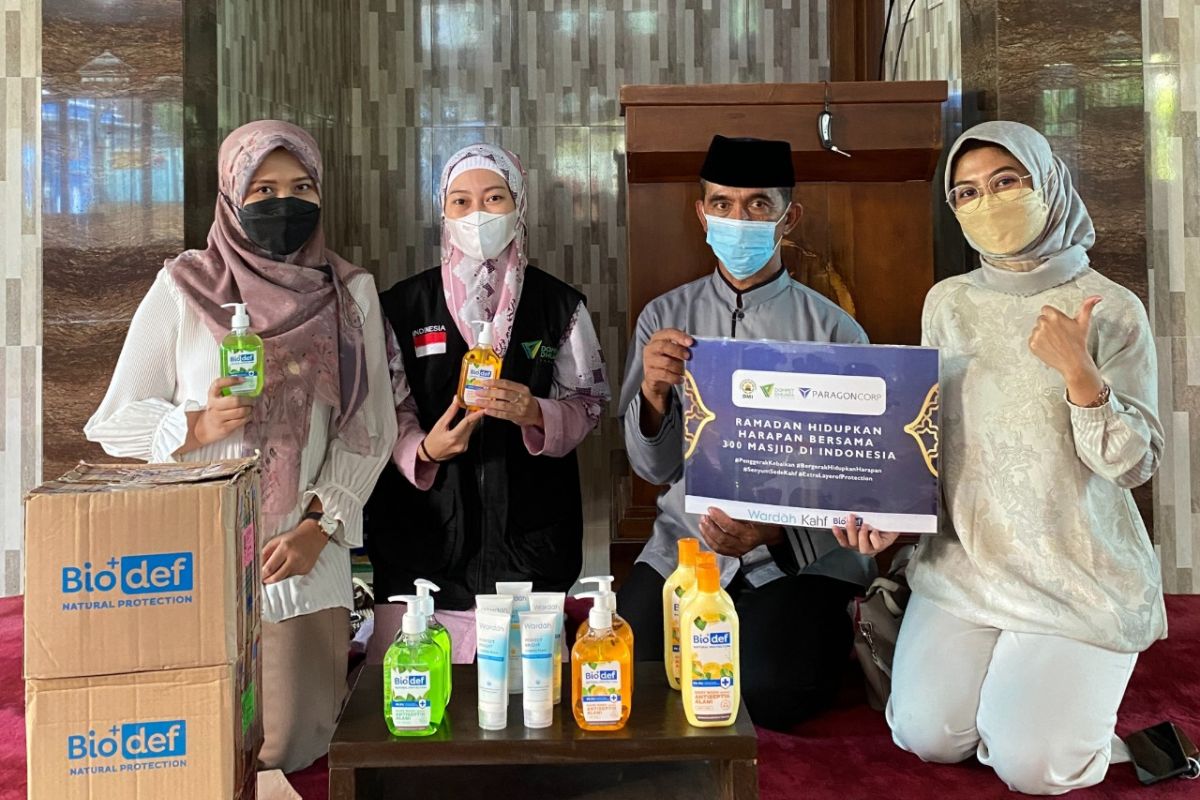Paragon Corp bersama Dompet Dhuafa Lampung bagikan 2.000 hygiene kit ke masjid-masjid