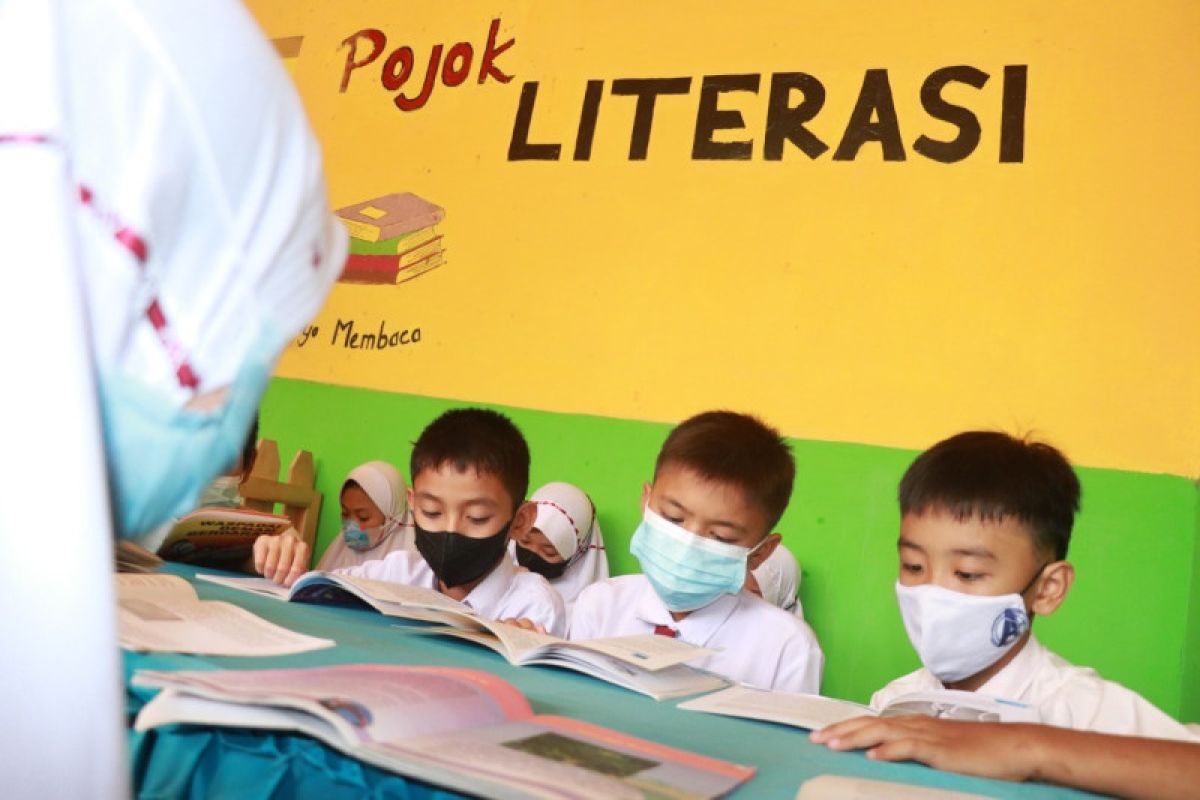 Pojok literasi menjadi alternatif selain ke perpustakaan