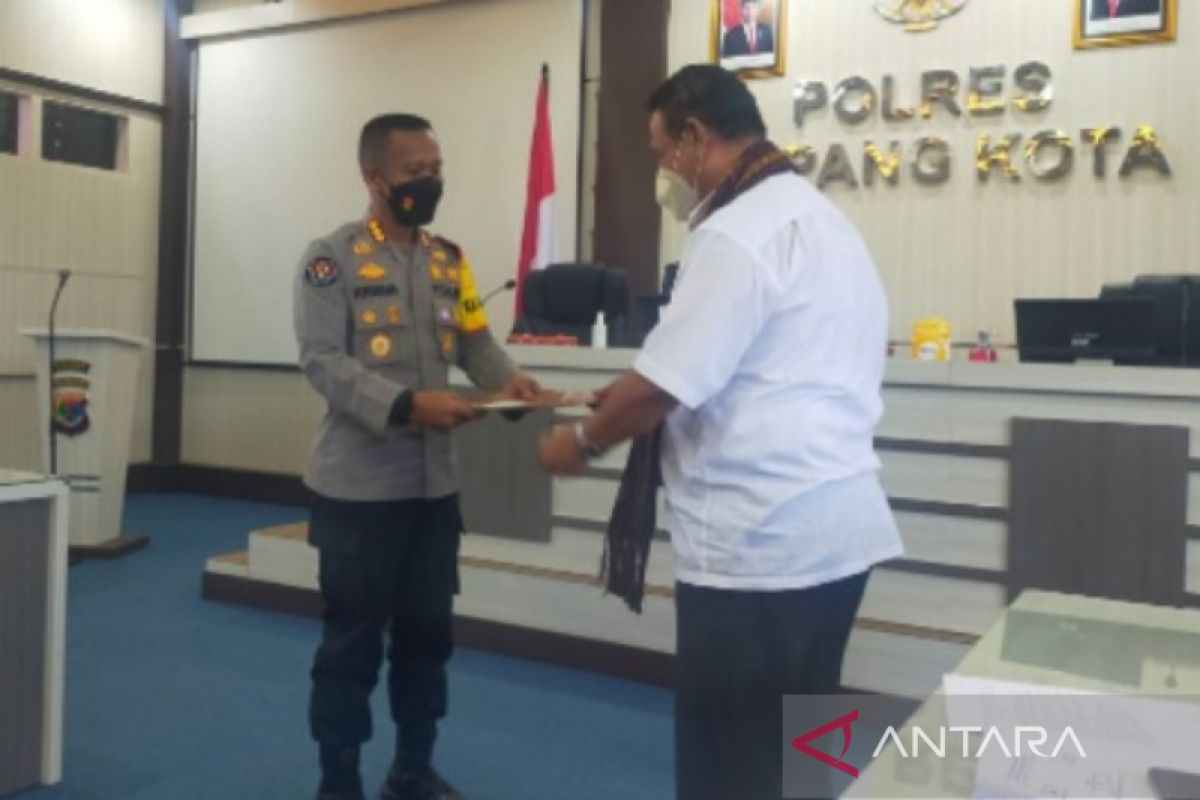 Warga Lamahalot desak polisi segera tangkap pelaku pengeroyok wartawan