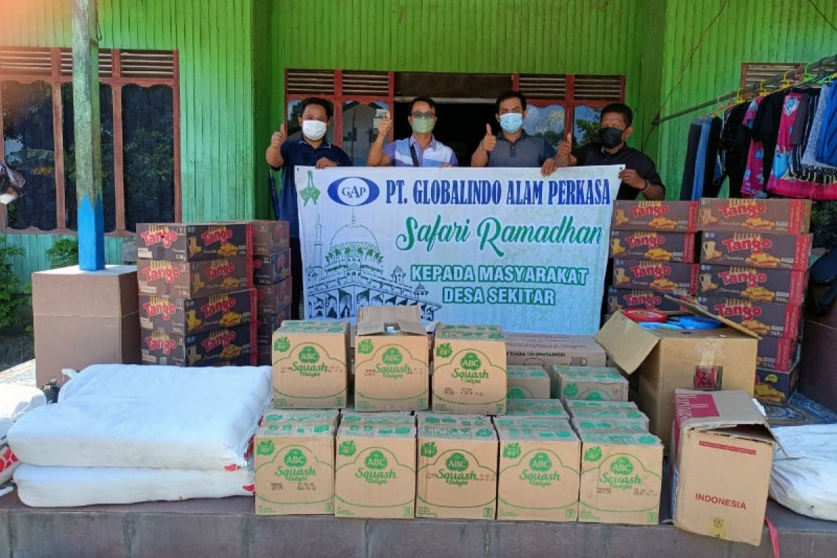 Safari Ramadhan PT GAP bagikan ratusan paket sembako dan daging untuk masyarakat