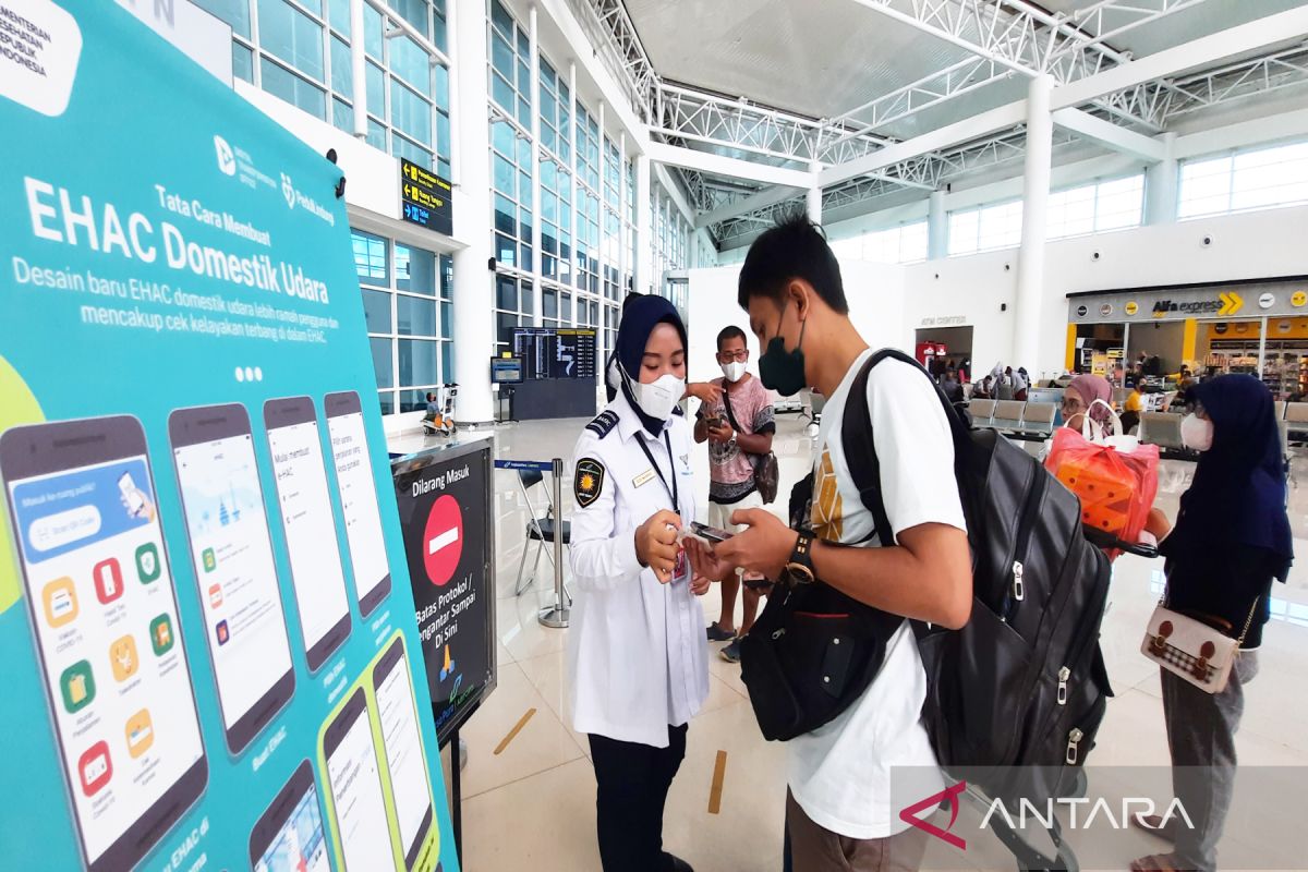 ARUS MUDIK - Bandara Syamsudin Noor dilintasi 7.918 pemudik pada H-2 Lebaran