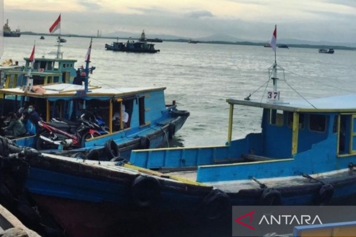 Penumpang arus mudik di Pelabuhan Penajam terpantau masih sepi