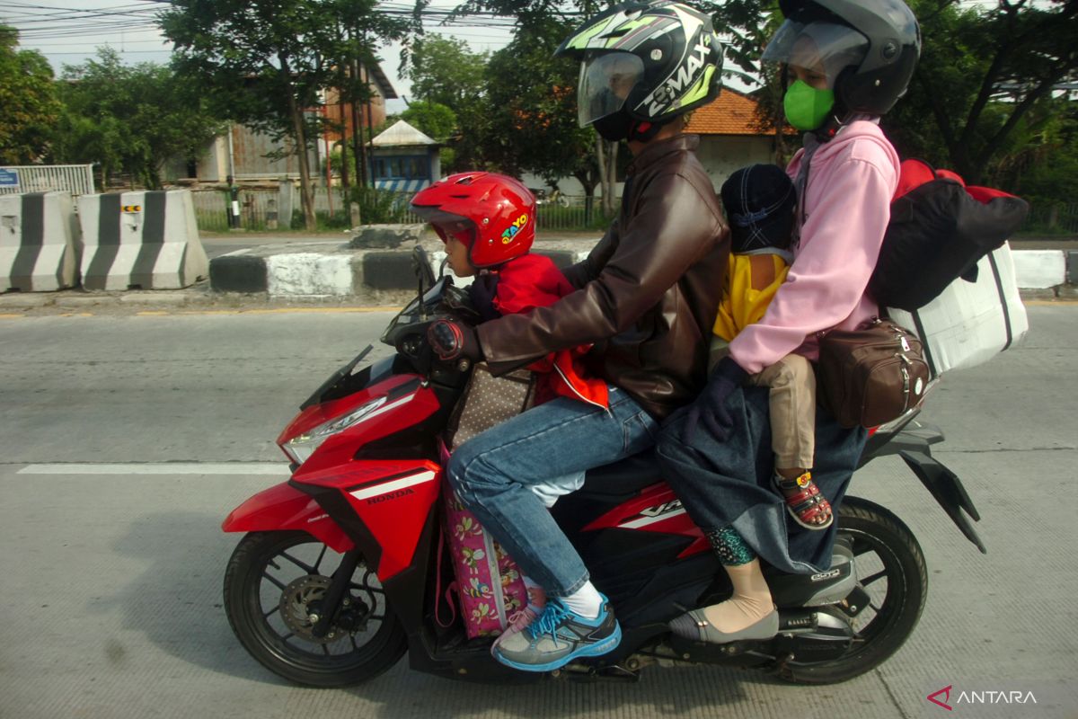 DKI kemarin, tulisan lucu pemudik hingga persiapan shalat Id di JIS