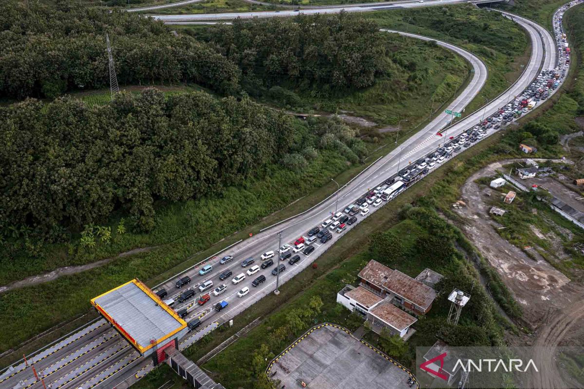 "One way" di Kalikangkung Semarang berlanjut