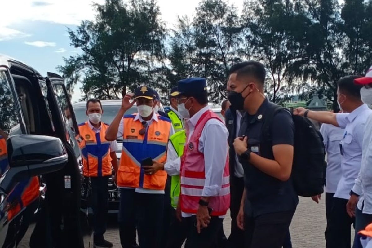 Tiga kapal Roro disiagakan di Pelabuah Indah Kiat urai kemacetan di Merak