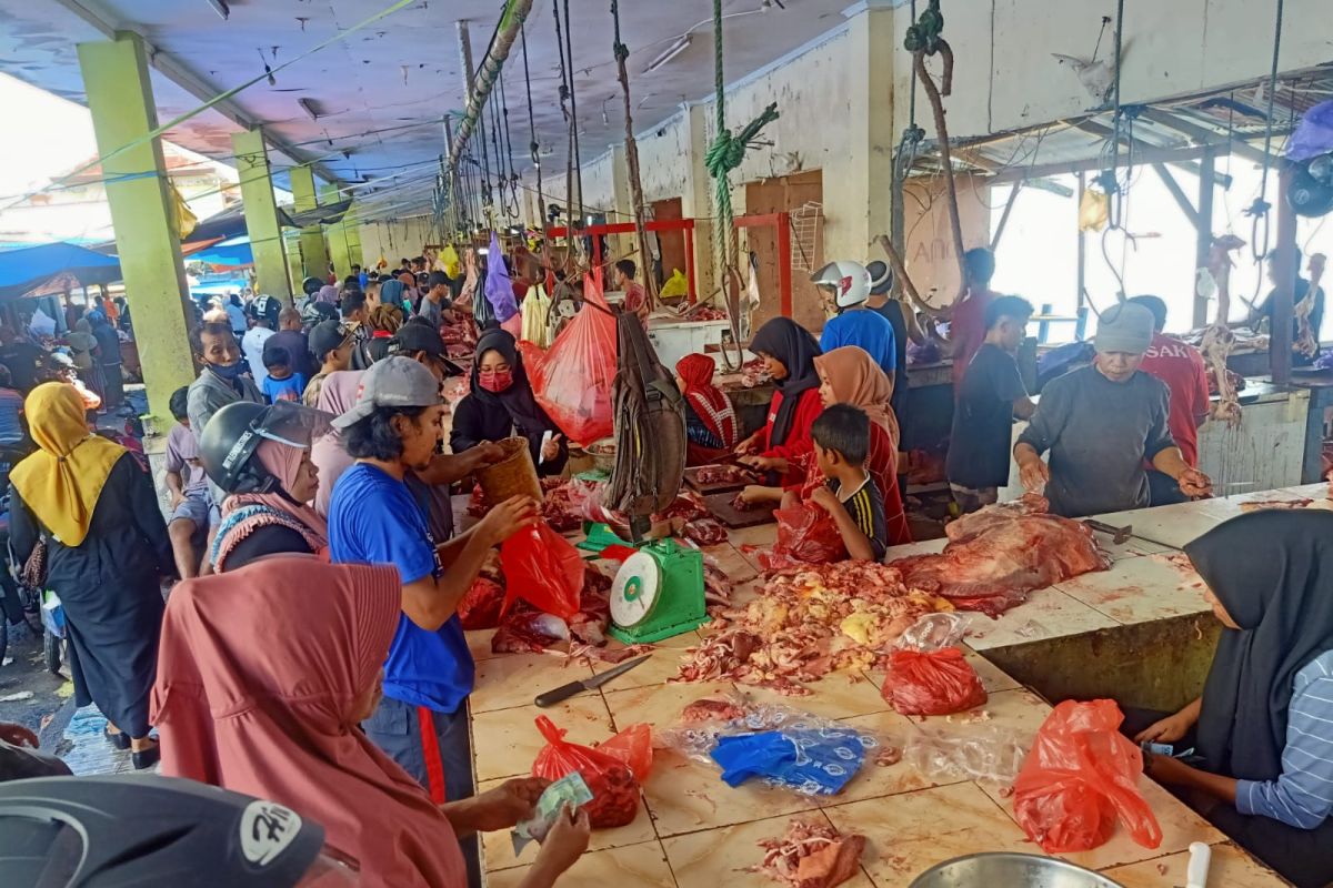 Harga daging sapi di Ternate H-1 Lebaran naik jadi Rp170 ribu