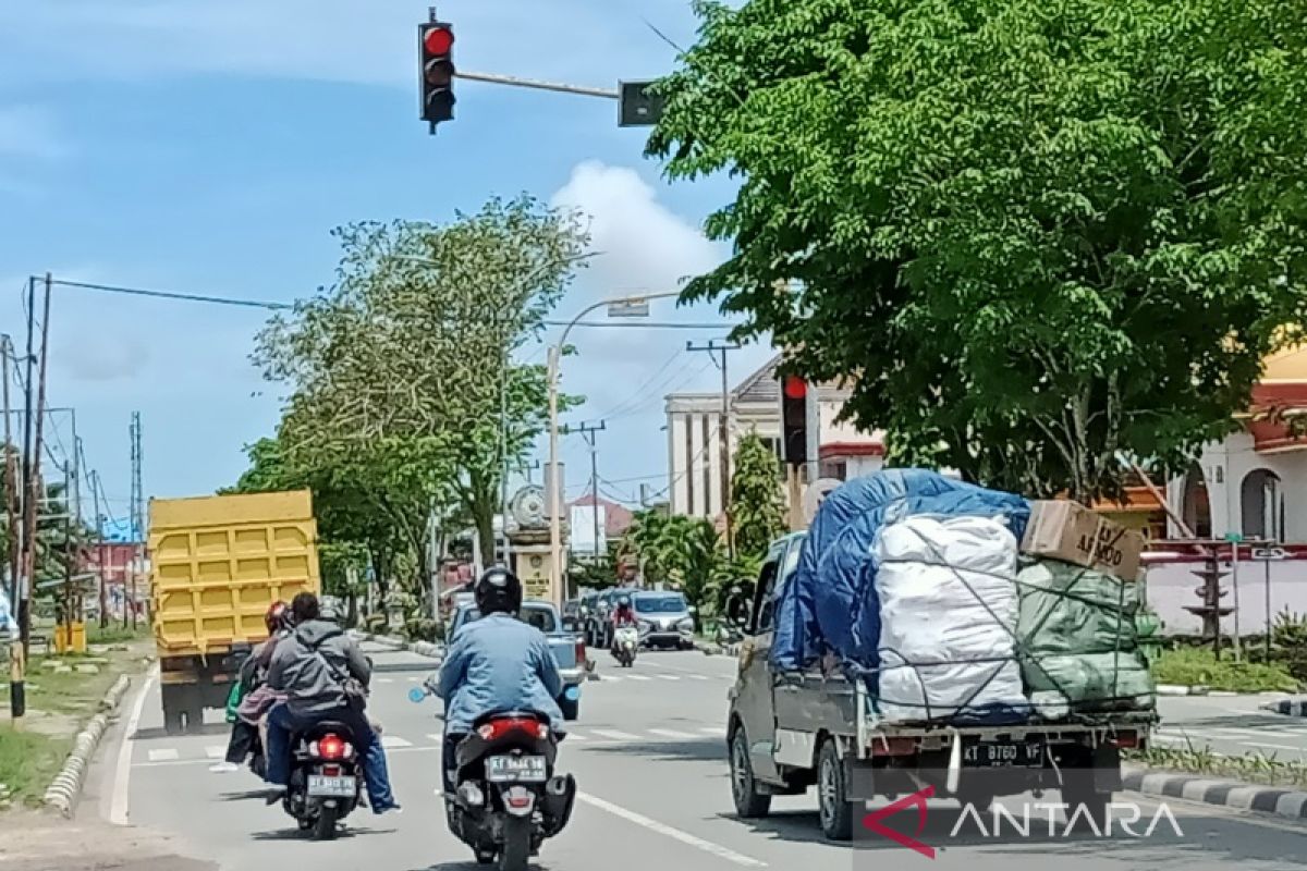 Pergerakan arus mudik Idul Fitri jalur darat di Kabupaten Penajam aman