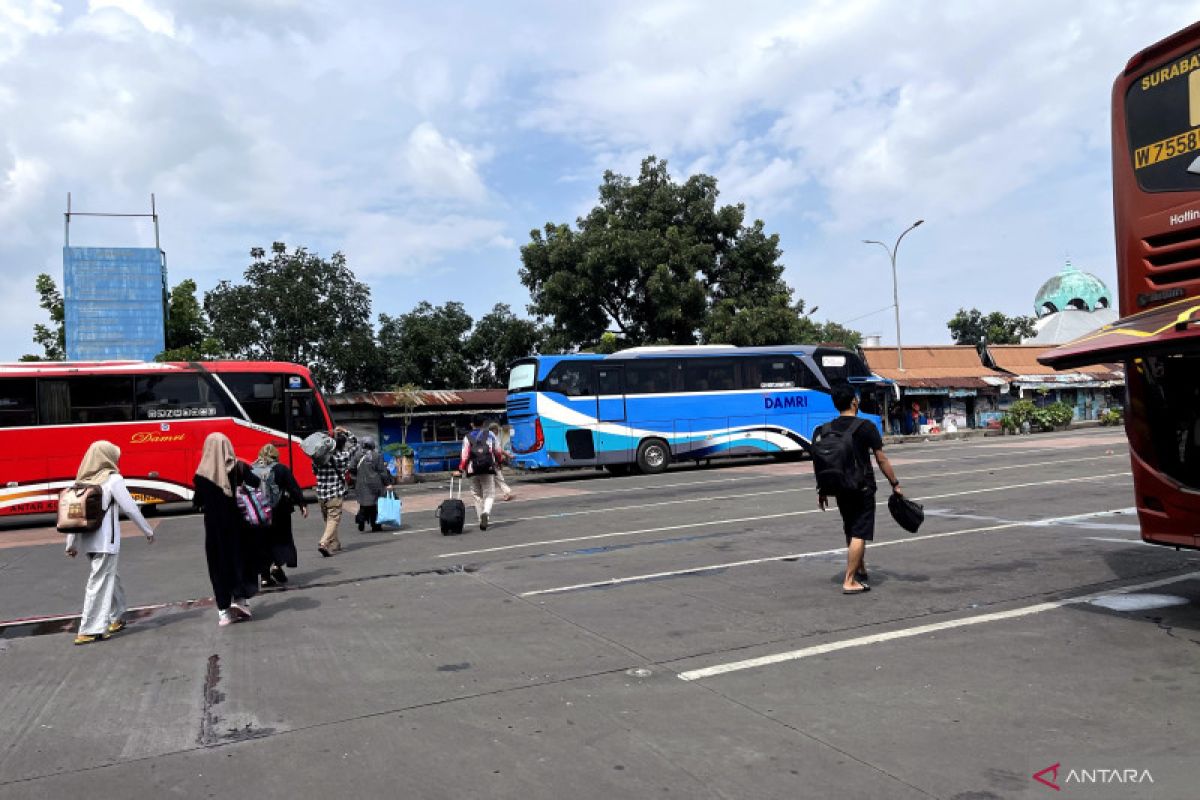 Terminal Cicaheum layani 5.718 penumpang saat puncak mudik Lebaran