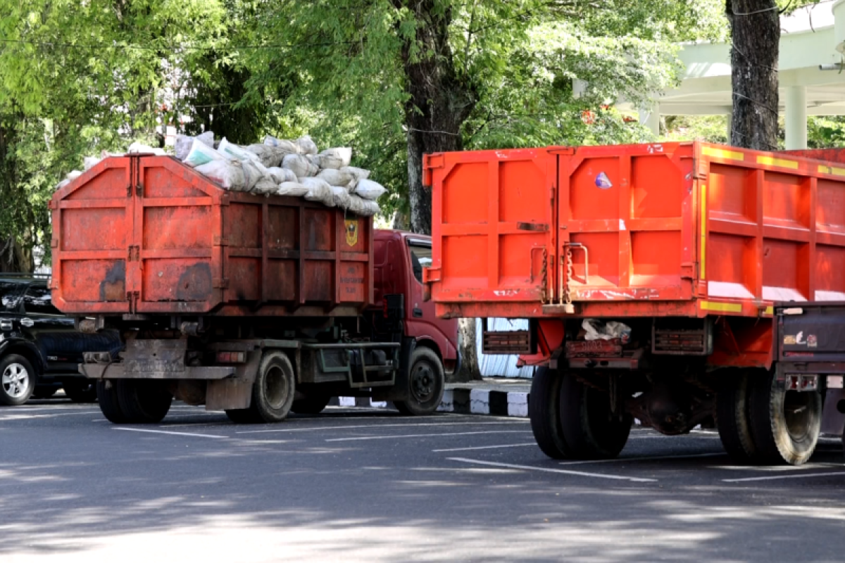 Demi Tanah Datar tetap bersih, 106 tenaga kebersihan tetap bekerja selama libur lebaran