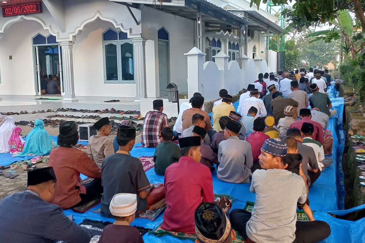 Warga Dusun Simbaringin gelar Sholat Idul Fitri