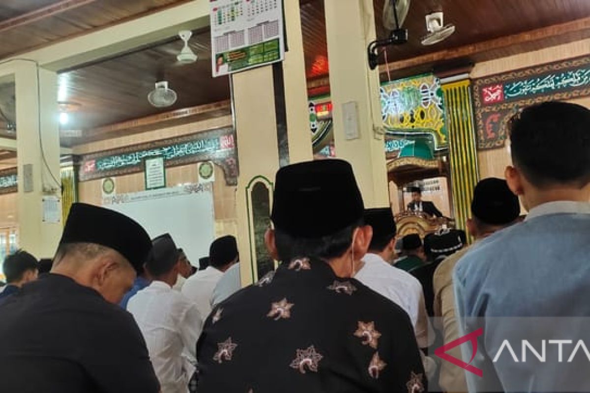 Penghulu adat Dharmasraya imbau warga hati-hati terima ajakan pengajian