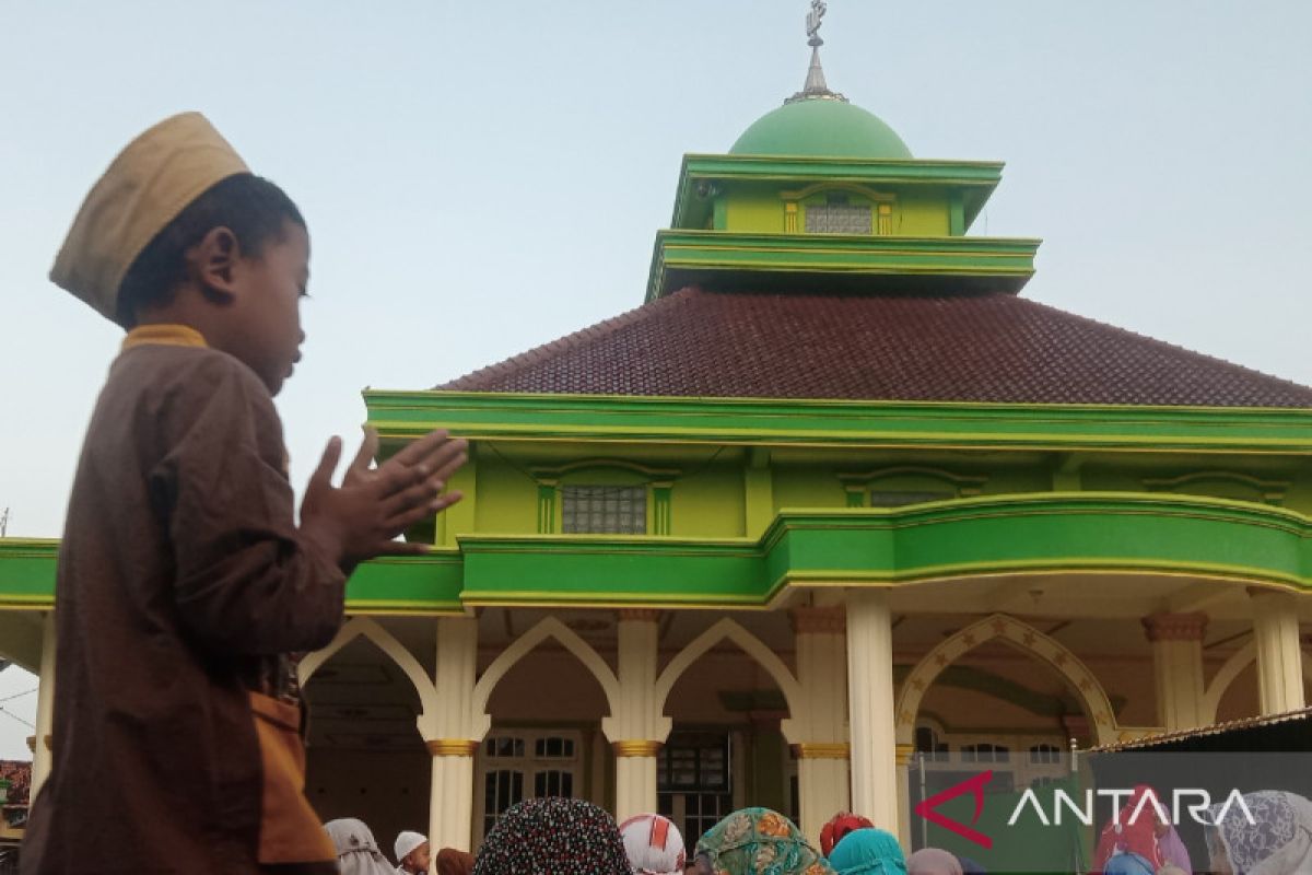 Masyarakat muslim Lampung Timur sambut suka cita Idul Fitri 1443 H