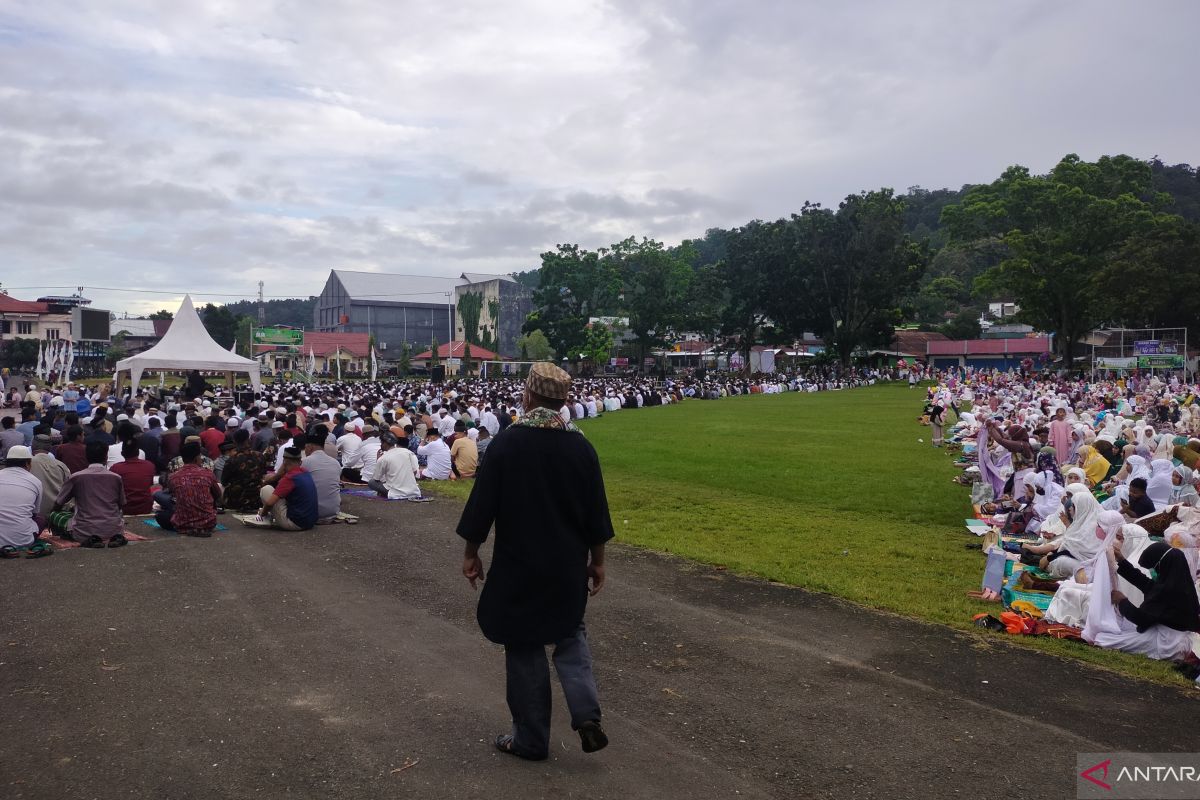 Shalat Idul Fitri di Lapangan Borasi Manokwari berlangsung khidmat