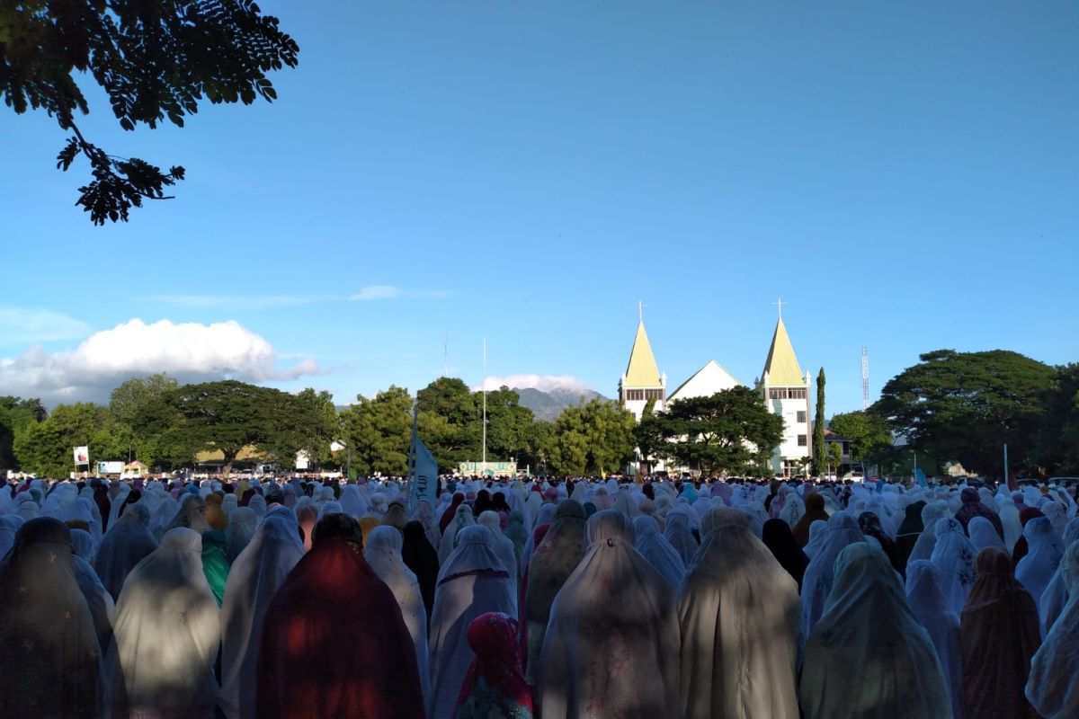 Ribuan umat Islam Shalat Idul Fitri 1443 H di Sikka
