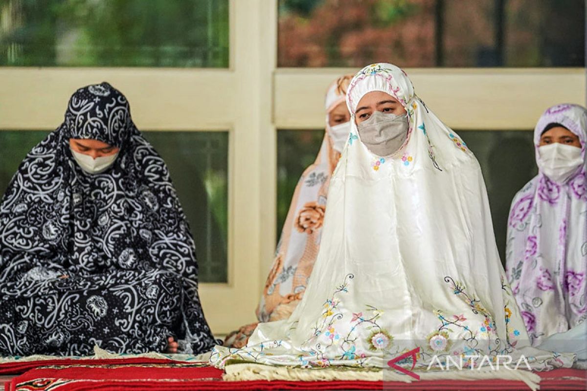 Puan Maharani laksanakan Salat Idul Fitri di rumah dinas