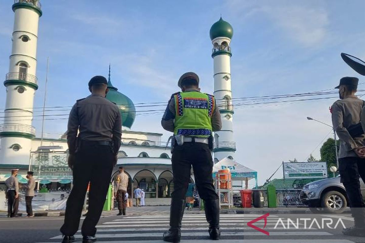 Polri, TNI kawal ketat pelaksanaan Salat Idul Fitri di Pangkalpinang