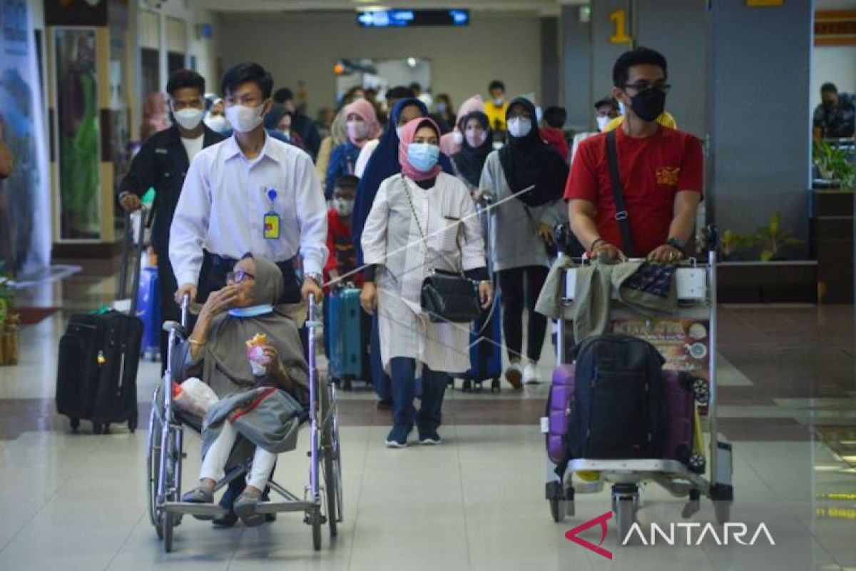 45.954 pemudik tiba di Bandara Minangkabau hingga H-1