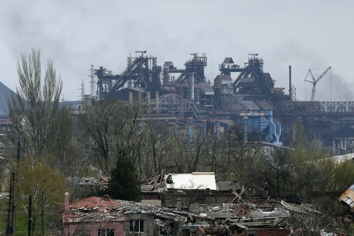 Lebih dari 100 orang dievakuasi dari Mariupol
