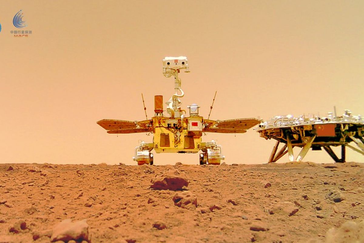 Wahana Zhurong China sudah lebih dari 1,9 km menjelajahi permukaan Mars