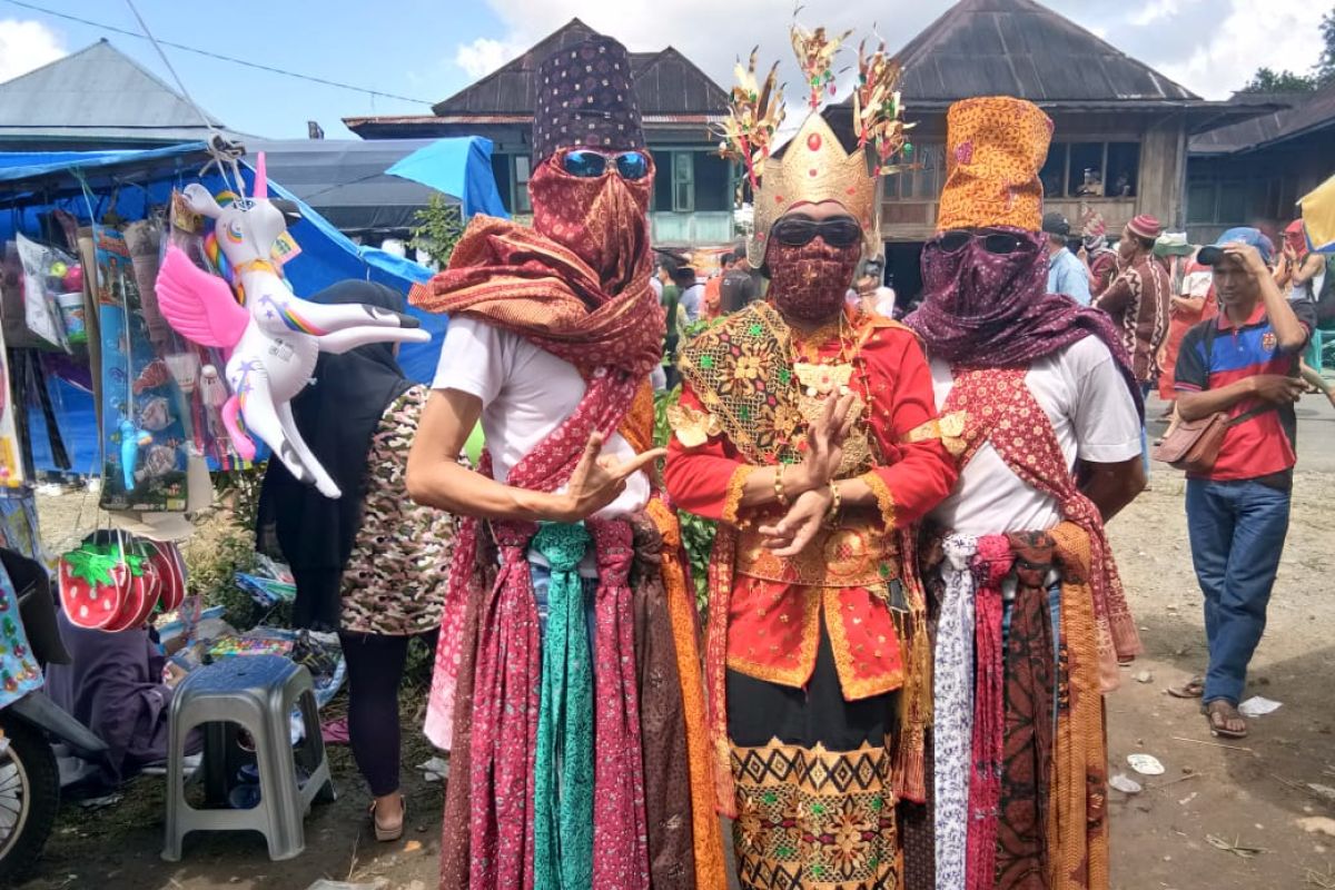 Sekura tradisi turun menurun di Lampung Barat  pada bulan Syawal