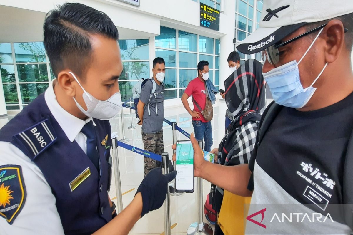 Arus Mudik - Bandara Internasional Syamsudin Noor layani 54.380 penumpang selama arus mudik