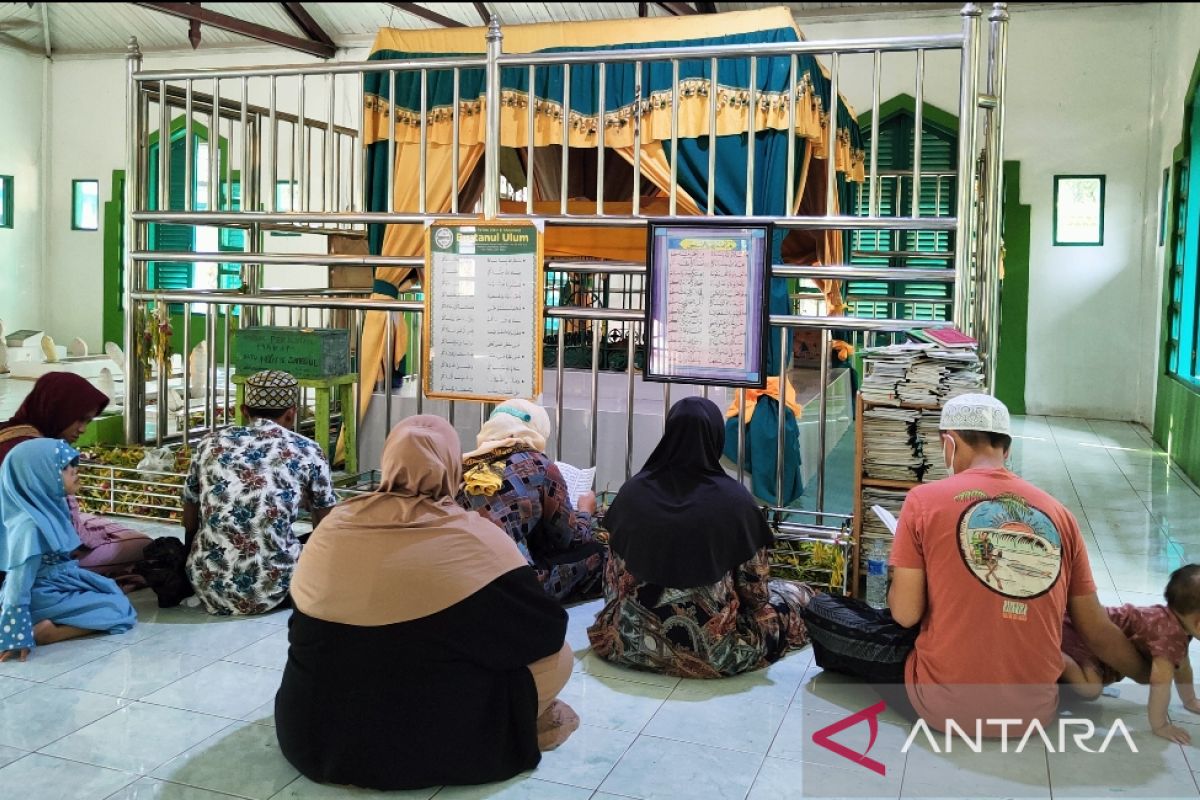 Perekonomian masyarakat di wisata Datu Sanggul Kalsel meningkat saat Idul Fitri