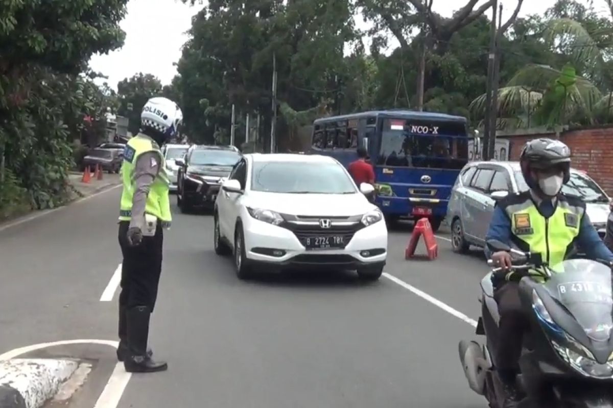 Arus lalu lintas menuju TMII macet hingga satu kilometer pada H+1 Lebaran