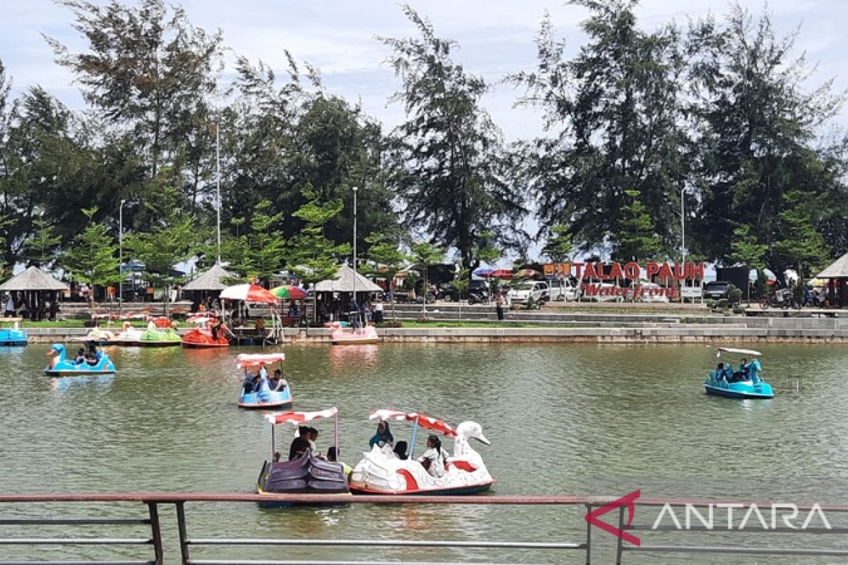 Sejumlah objek wisata di Pariaman mulai banyak dikunjungi wisatawan