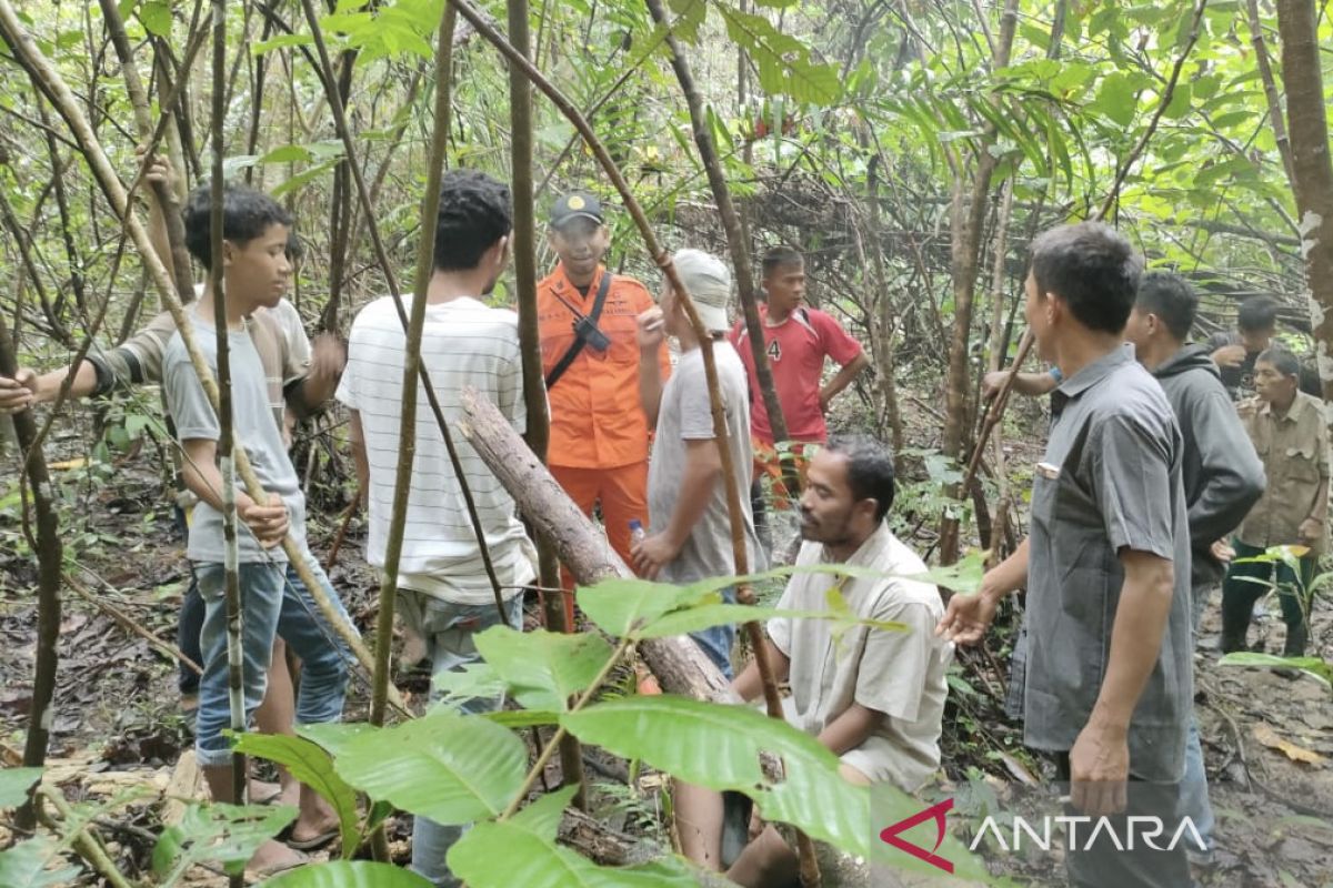 Basarnas evakuasi warga gangguan jiwa setelah hilang di hutan Simeulue