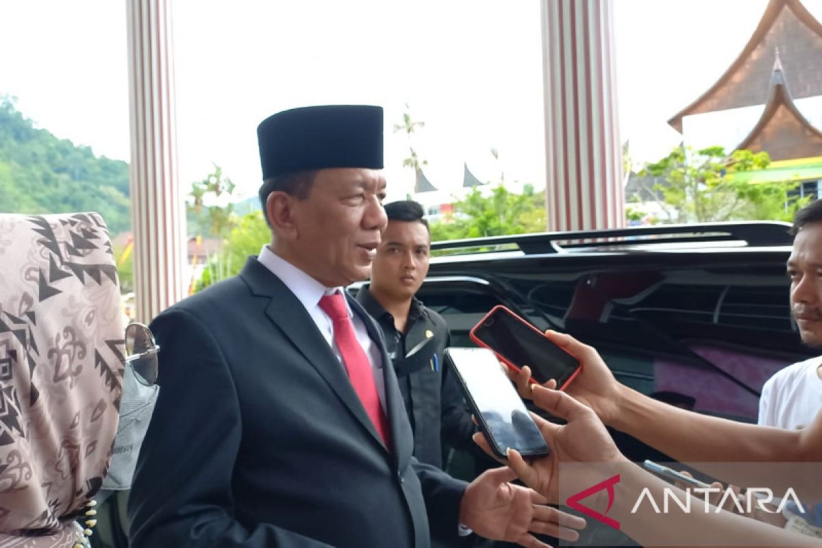 Bupati Pesisir Selatan perintahkan PU dan BPBD jembatan harus beton