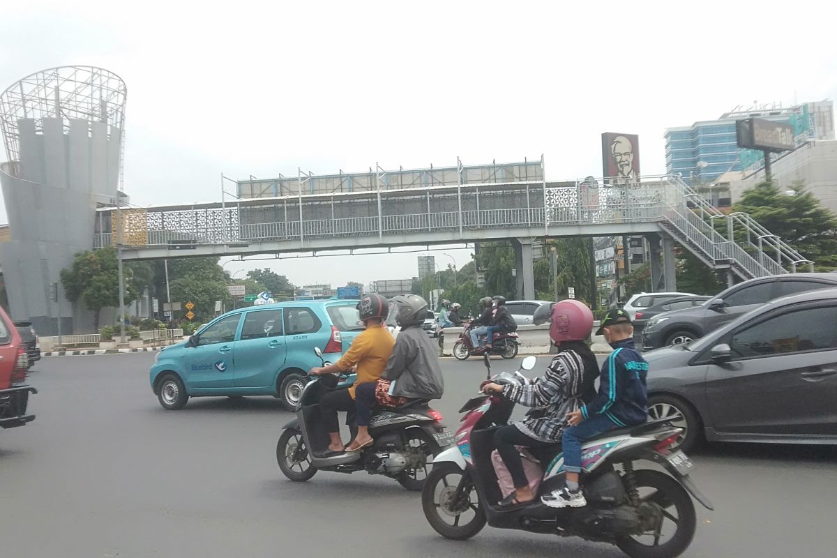 Pemudik lokal bersepeda motor dominasi jalur Kalimalang-Bekasi pada H+1 Lebaran