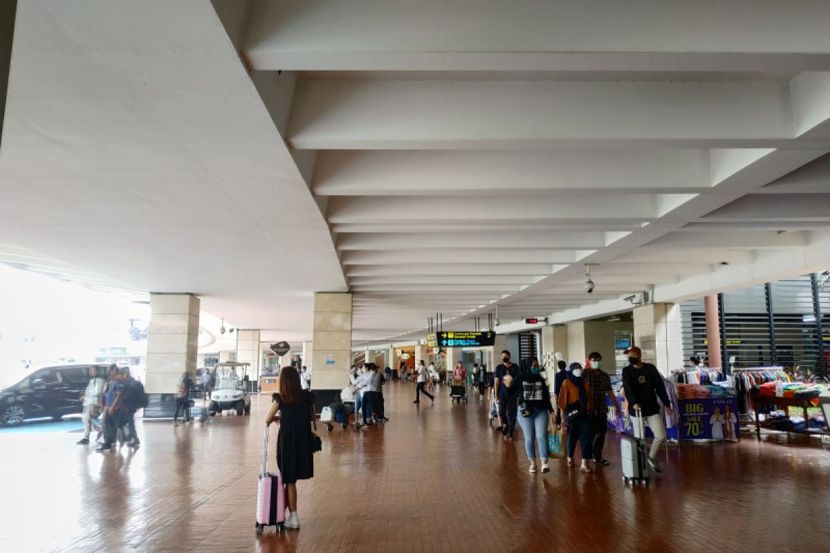 Pergerakan arus balik di Bandara Soetta masih landai di H+1 Lebaran