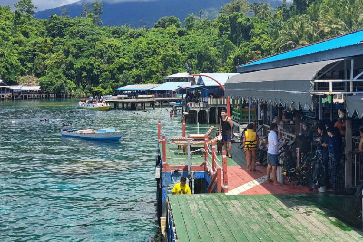 Objek wisata Jikomalamo Ternate ramai saat libur Lebaran