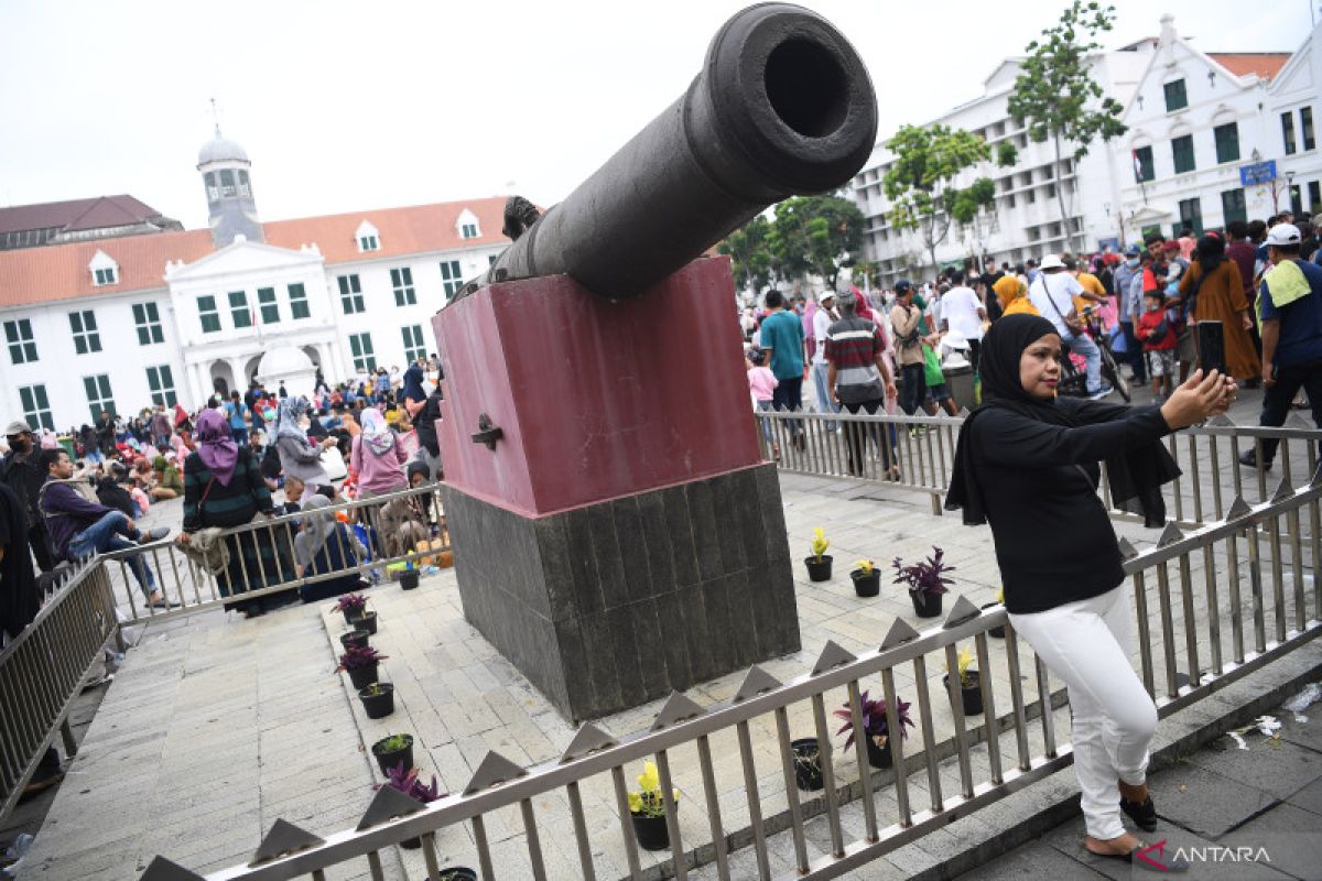 Pengelola Kota Tua ingatkan pengunjung