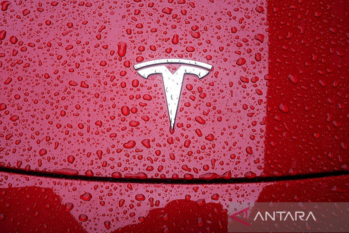 Otoritas Shanghai bantu Tesla buka pabrik lagi usai "lockdown"