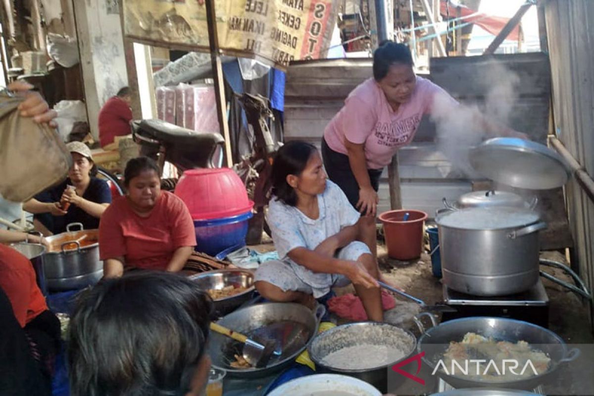 Dapur umum korban kebakaran Pasar Gembrong mulai beroperasi