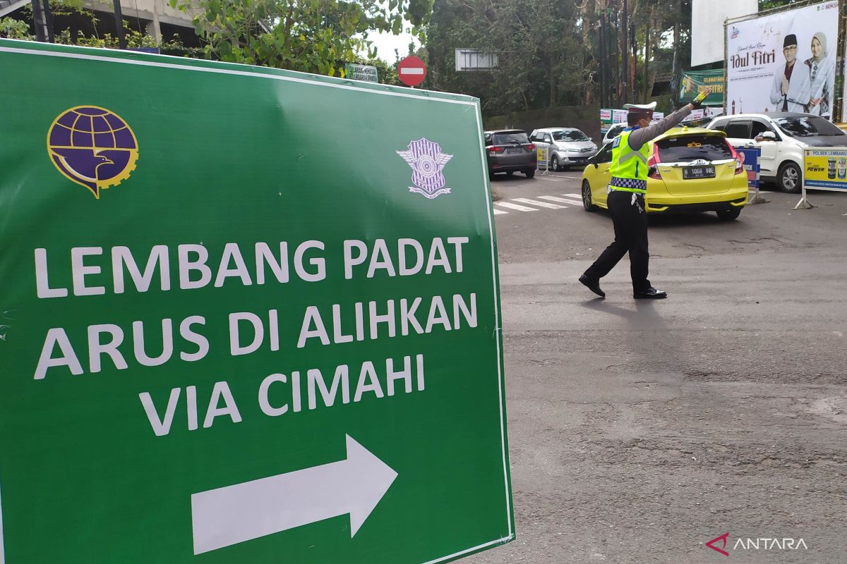 Polisi gelar pengalihan arus di jalur wisata Lembang H+2 Lebaran