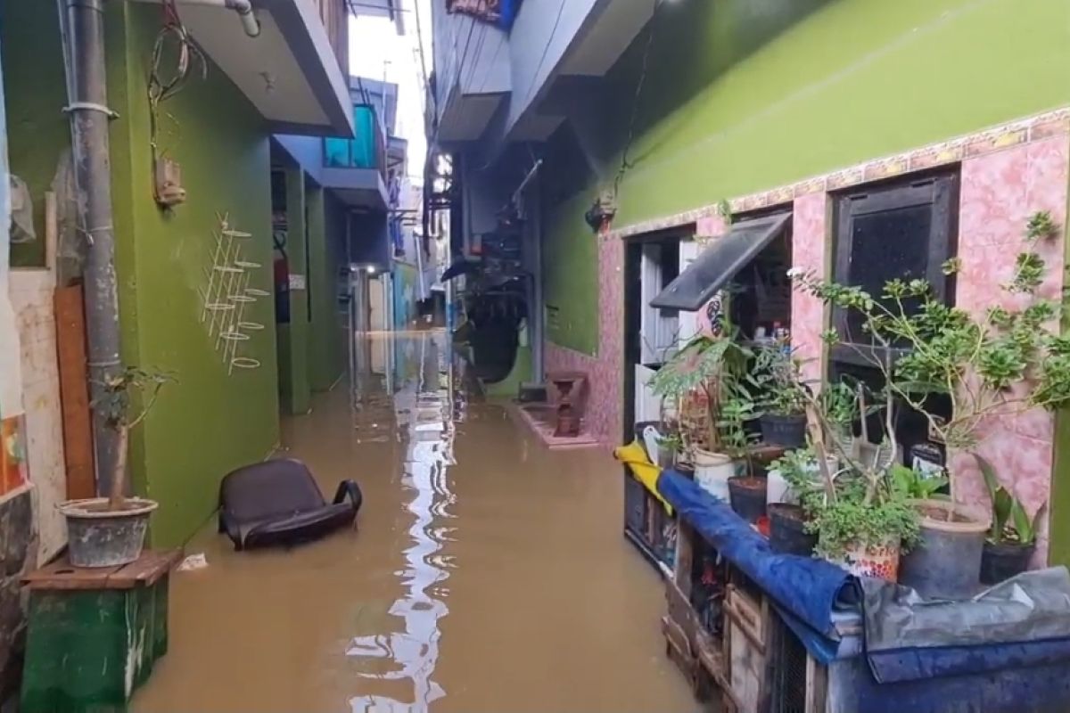DKI kemarin, banjir Kebon Pala hingga kebakaran lapak