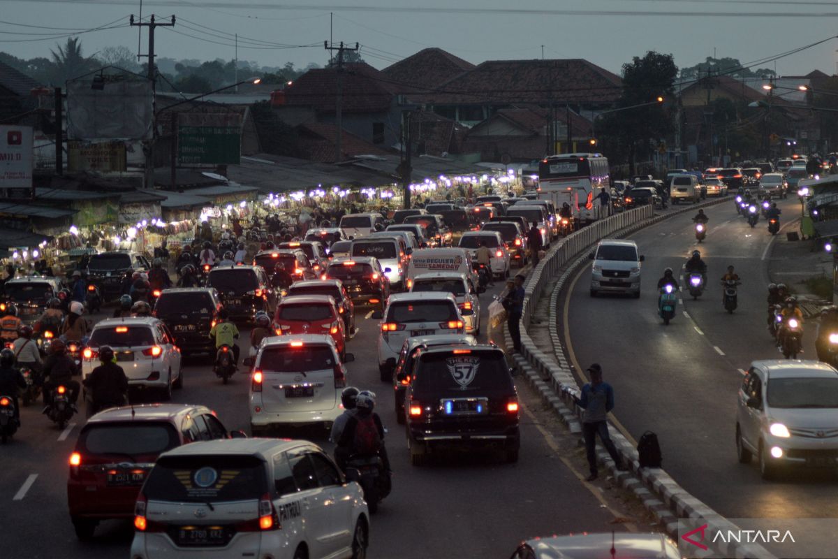 Arus balik di Nagreg mulai padat H+3 Lebaran