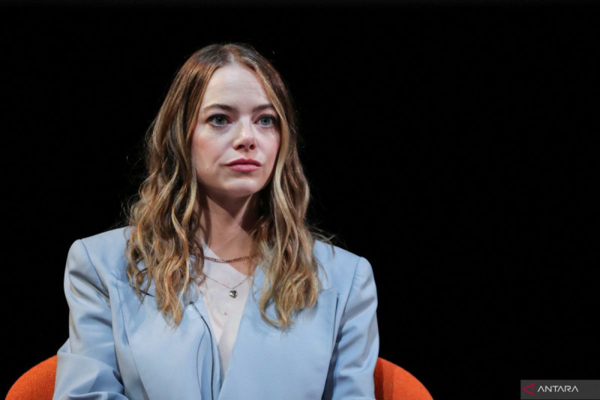 Emma Stone bintangi film bisu karya sutradara Yorgos Lanthimos