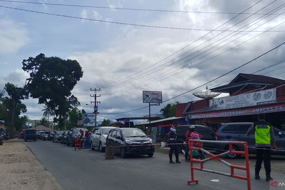Arus lalu lintas Sarilamak-Riau padat merayap (Video)