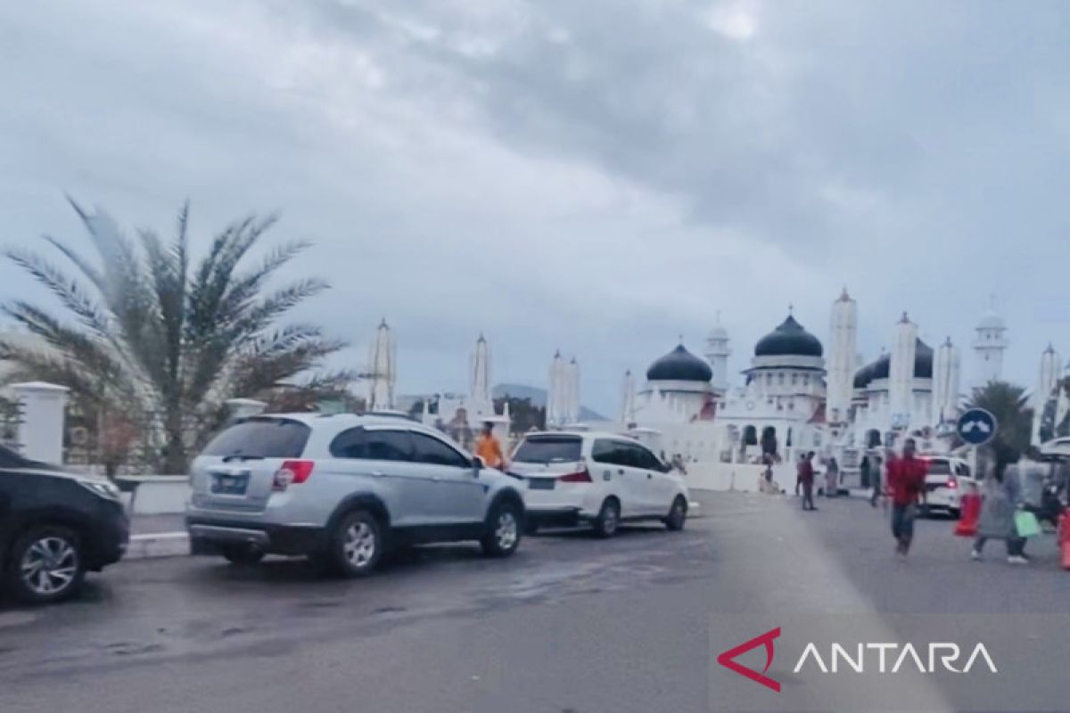 Hotel penuh, wisatawan di Banda Aceh, wisatawan menginap di masjid dan SPBU