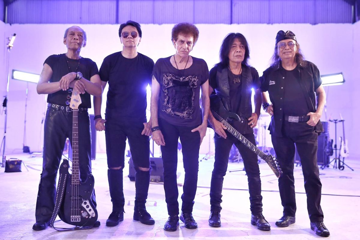 Sambut setengah abad 'God Bless' gelar konser, album dan dokumenter