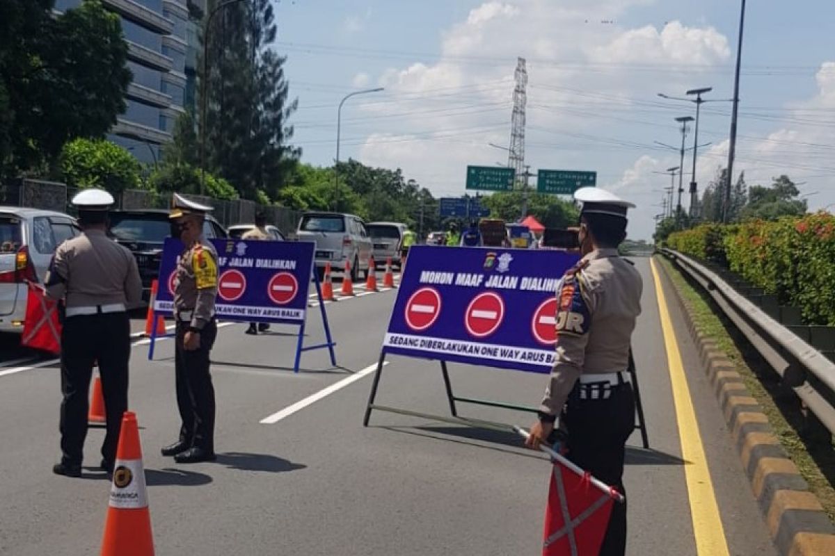 Jasa Marga alihkan lalin di Simpang Susun Cawang arah Cikampek