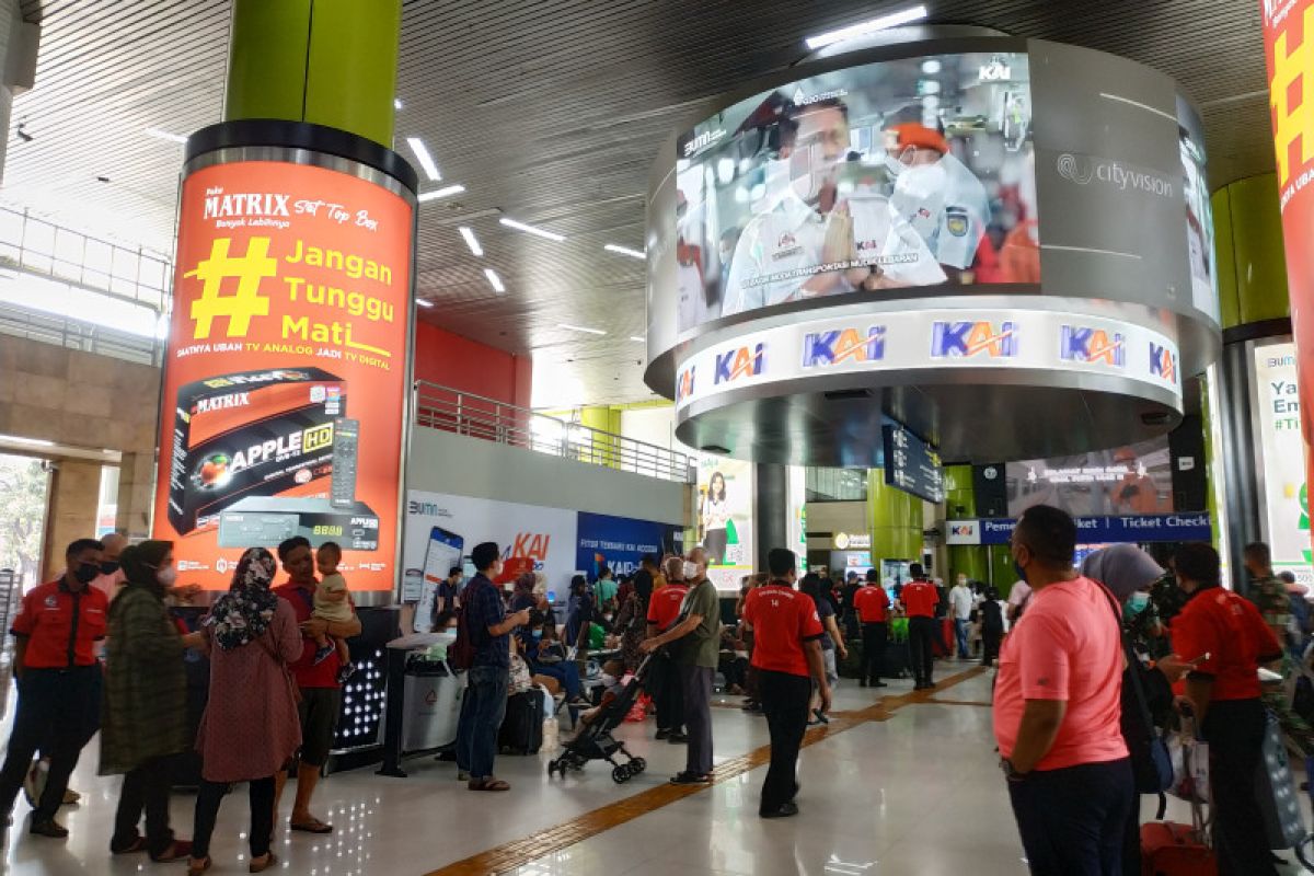 KAI: Masih ada 10 ribu pemudik berangkat dari Stasiun Gambir pada H+3