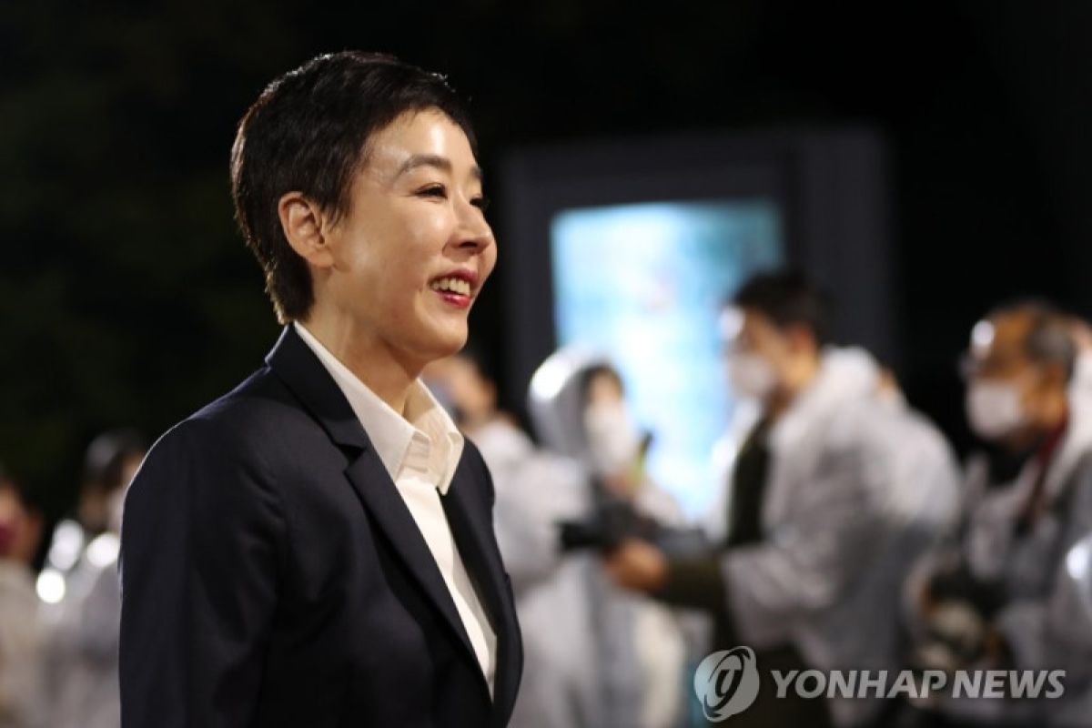 Aktris Kang Soo-yeon dibawa ke RS akibat henti jantung