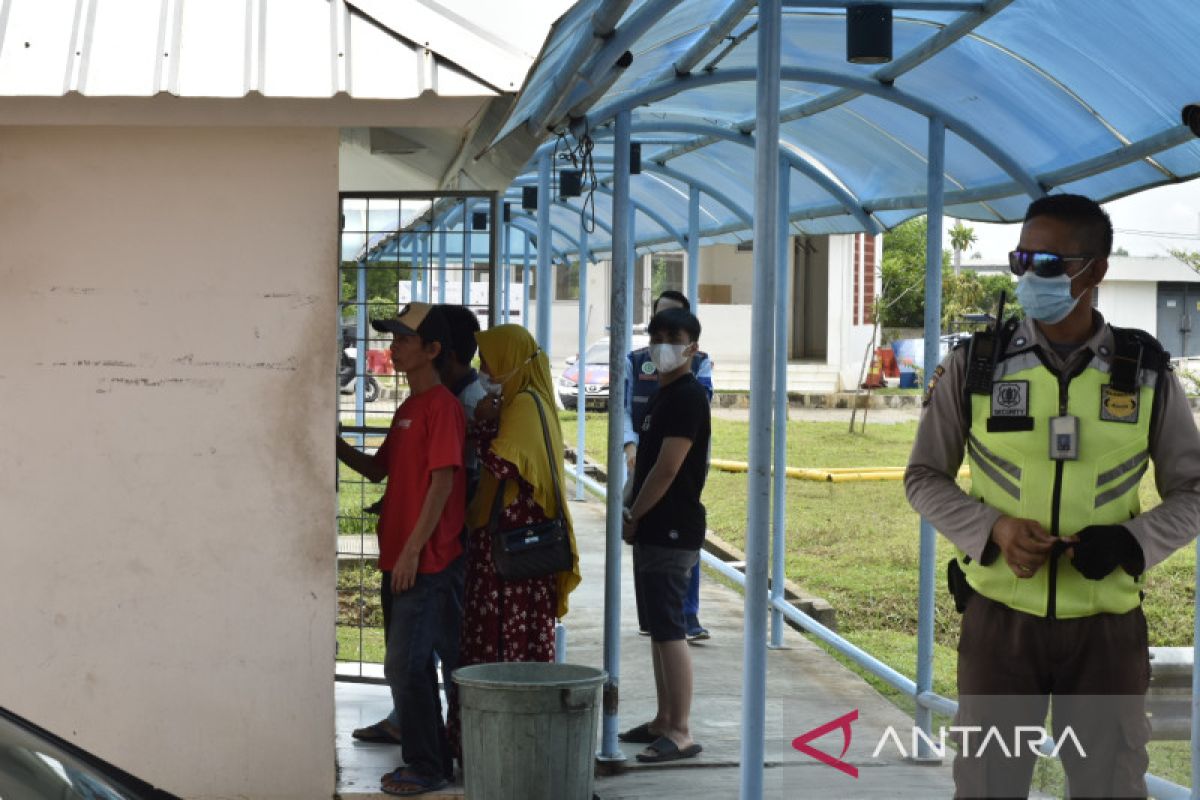 Pengisian ulang saldo E-toll di GT Kramasan capai 400 orang per hari