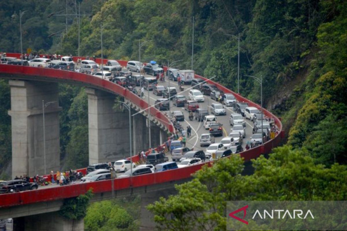 Pakar : pengoperasian kereta api solusi atasi kemacetan di Sumbar