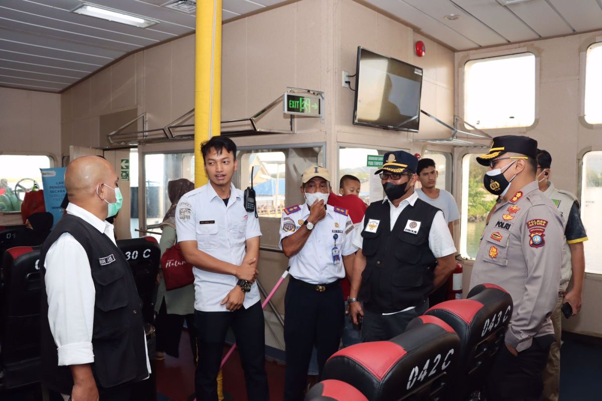 Ketua Komisi I DPRD Natuna pantau arus mudik lebaran