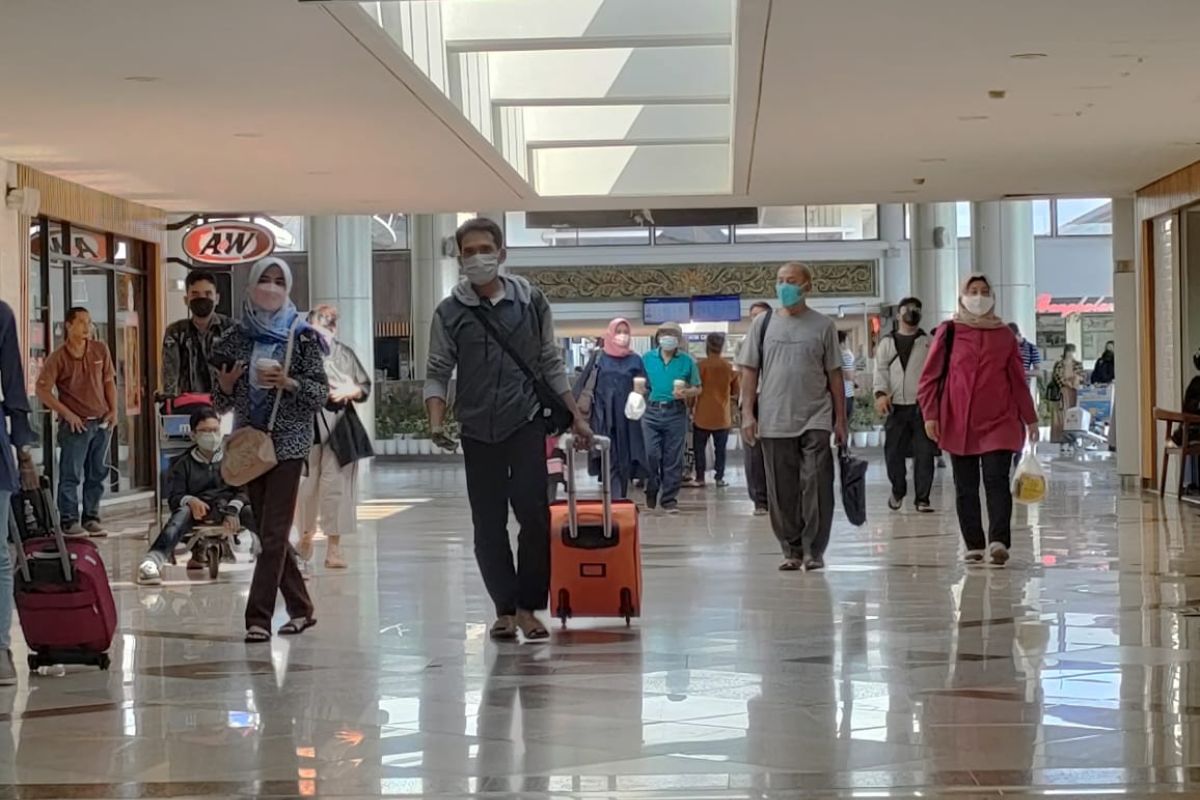 Puncak arus balik di Bandara Juanda diprediksi capai 39 ribu penumpang